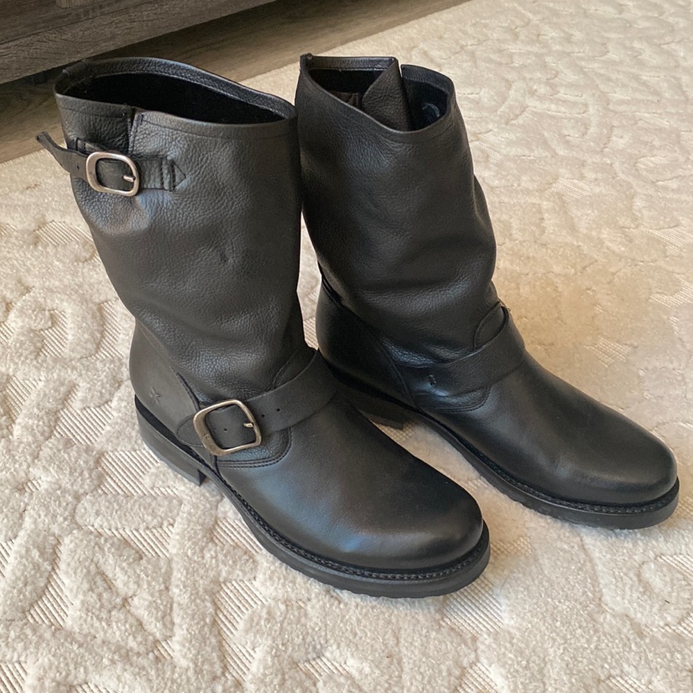 Frye Veronica Short Boot - Picture 2 of 5
